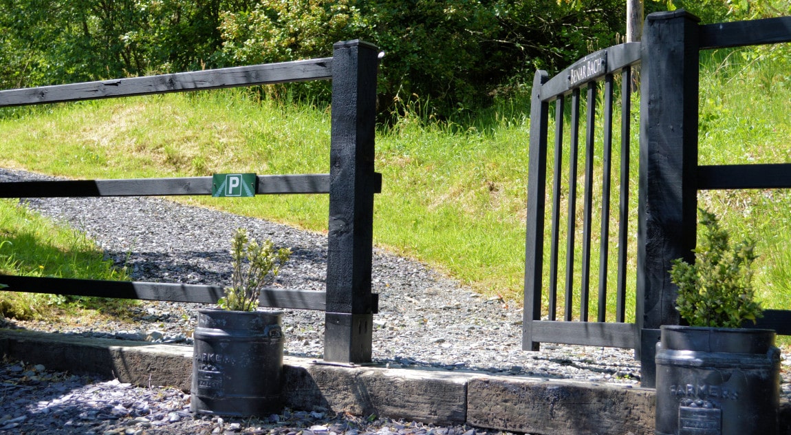 Benar Bach – entrance 1150×632-min