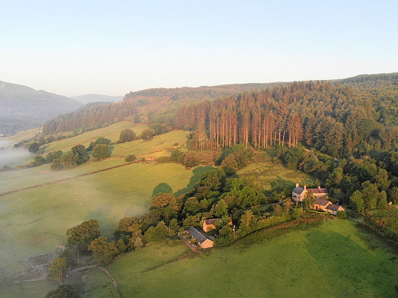 Benar Cottages bathed in golden sunshine Benar Cottages bathed in golden sunshine