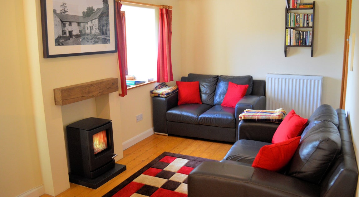 Y Llaethdy – living room 1150×632-min